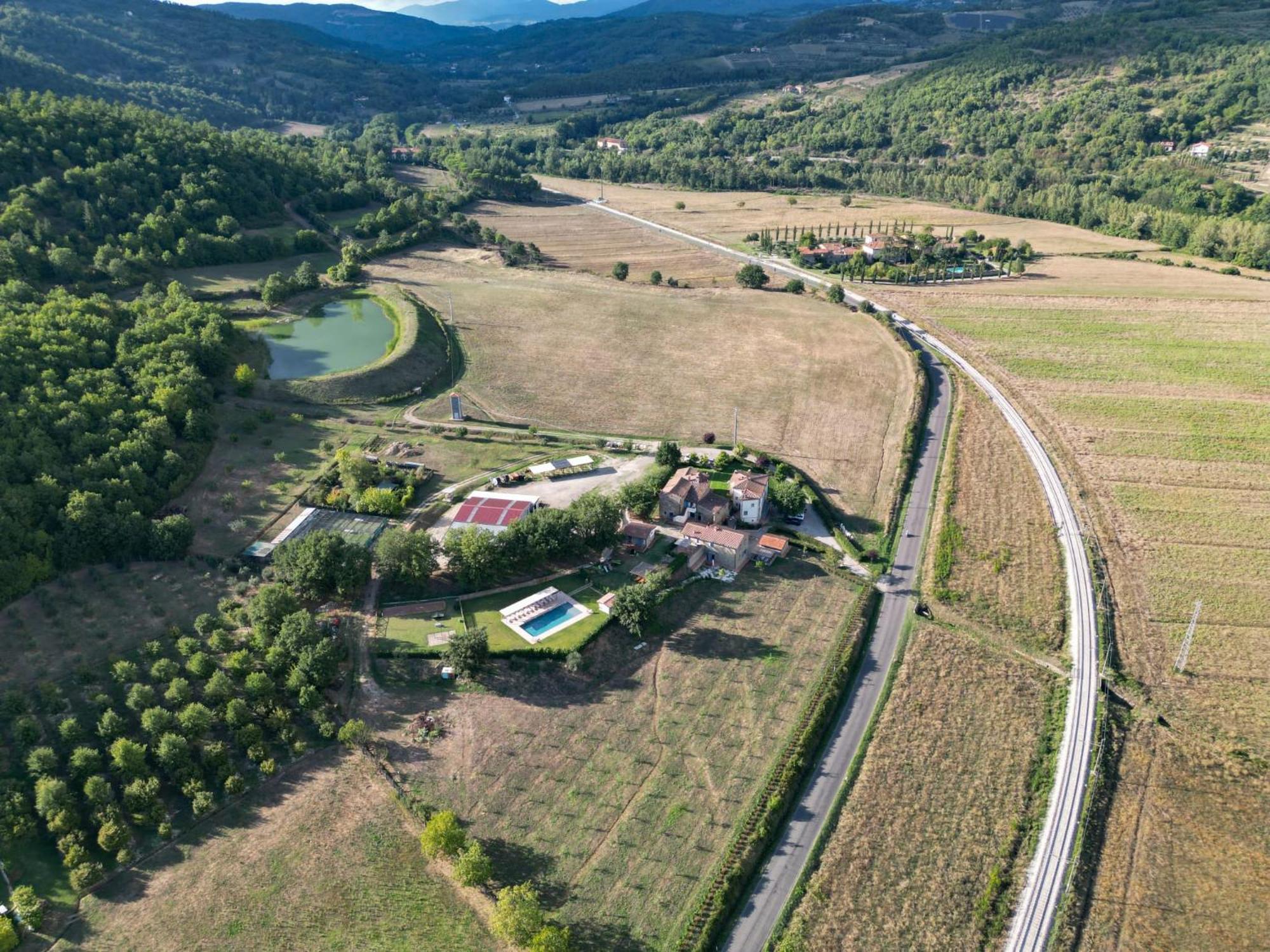 Baciano Azienda Agrituristico Venatoria Capolona Luaran gambar